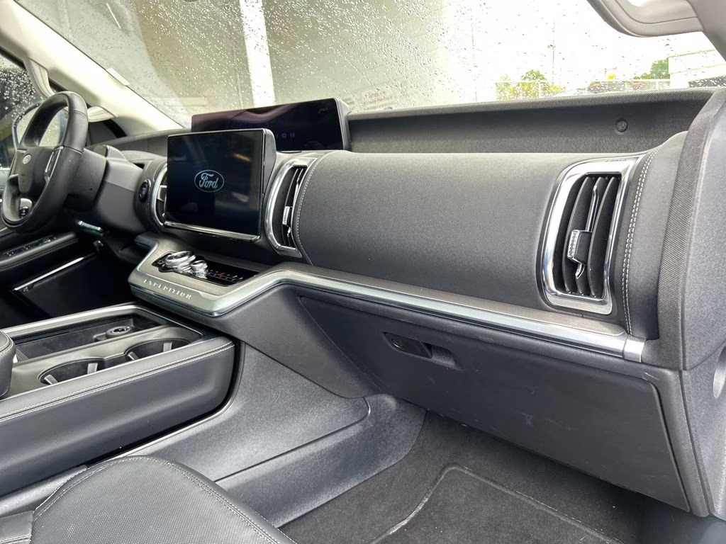 2025 Agate Black Metallic Ford Expedition Platinum 4X4 SUV