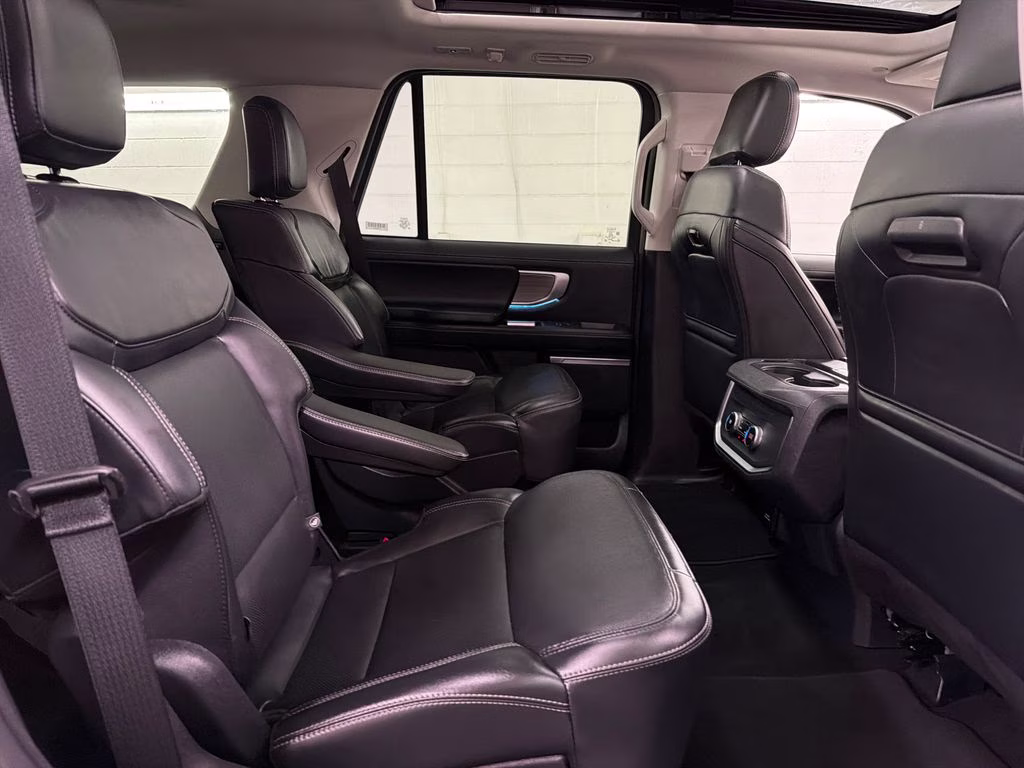 2025 Agate Black Metallic Ford Expedition Platinum 4X4 SUV