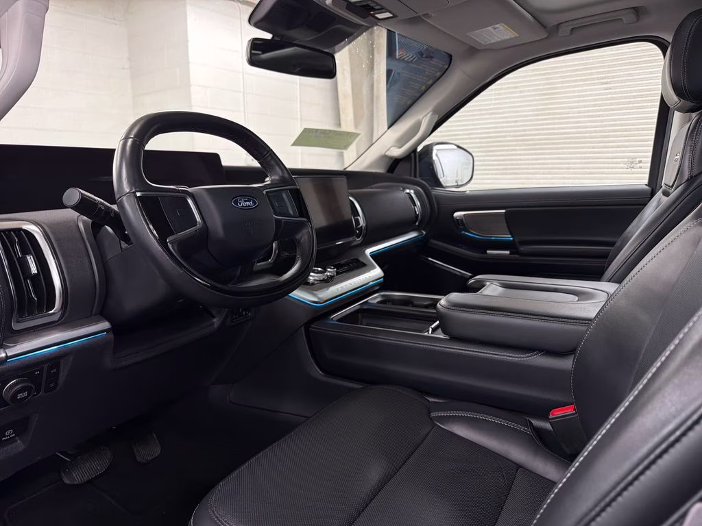 2025 Agate Black Metallic Ford Expedition Platinum 4X4 SUV