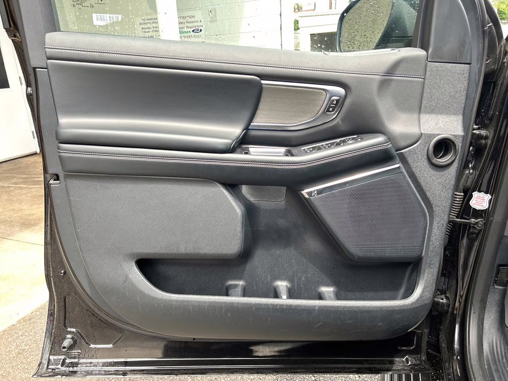 2025 Agate Black Metallic Ford Expedition Platinum 4X4 SUV