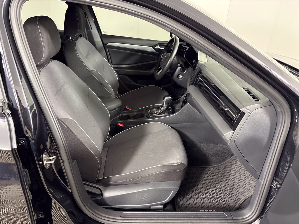 2025 Deep Black Pearl Volkswagen Jetta 1.5T Sport FWD Sedan