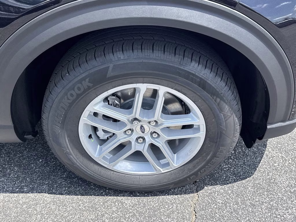 2026 Agate Black Metallic Ford Explorer Active RWD SUV
