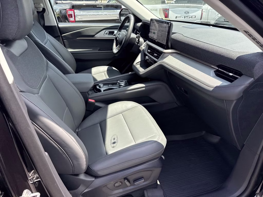 2026 Agate Black Metallic Ford Explorer Active RWD SUV