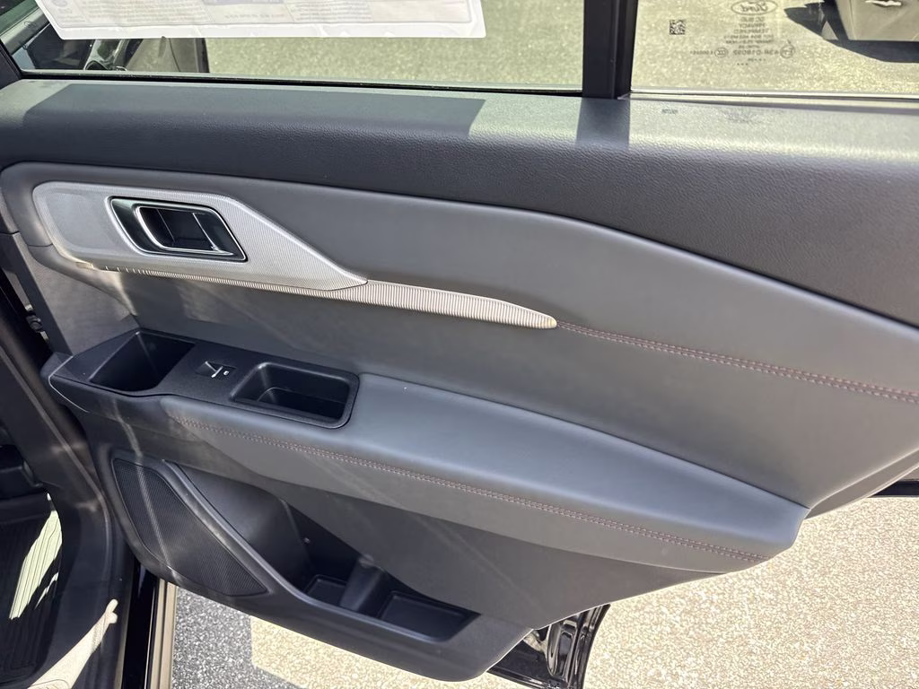 2026 Agate Black Metallic Ford Explorer Active RWD SUV