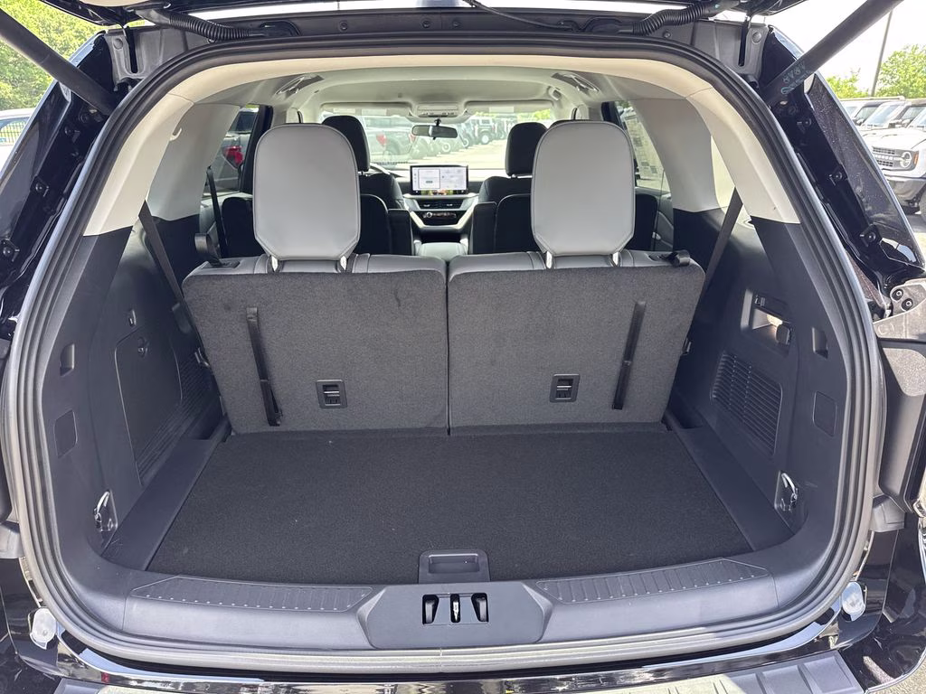 2026 Agate Black Metallic Ford Explorer Active RWD SUV