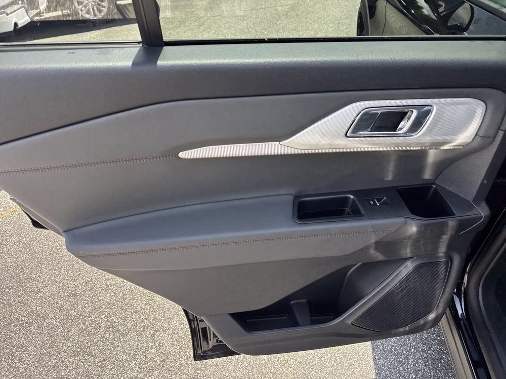 2026 Agate Black Metallic Ford Explorer Active RWD SUV