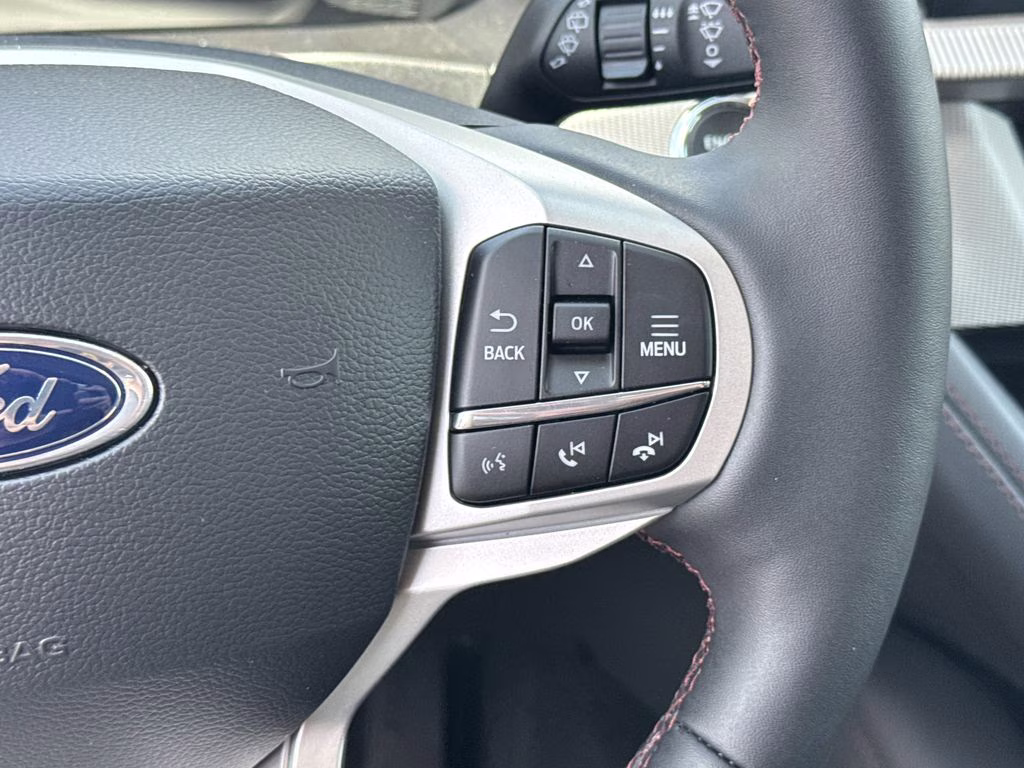 2026 Agate Black Metallic Ford Explorer Active RWD SUV