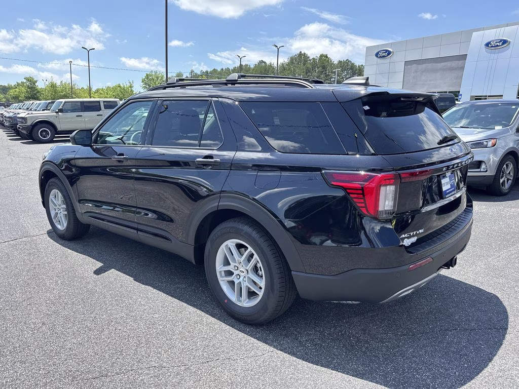 2026 Agate Black Metallic Ford Explorer Active RWD SUV