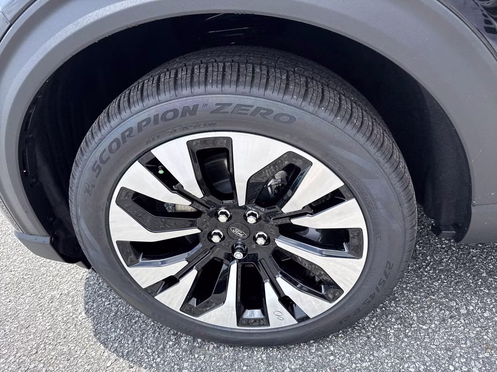 2026 Black Ford Explorer Platinum 4X4 SUV