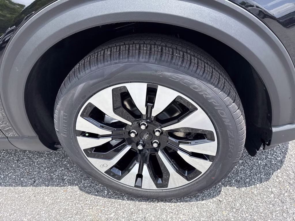 2026 Black Ford Explorer Platinum 4X4 SUV