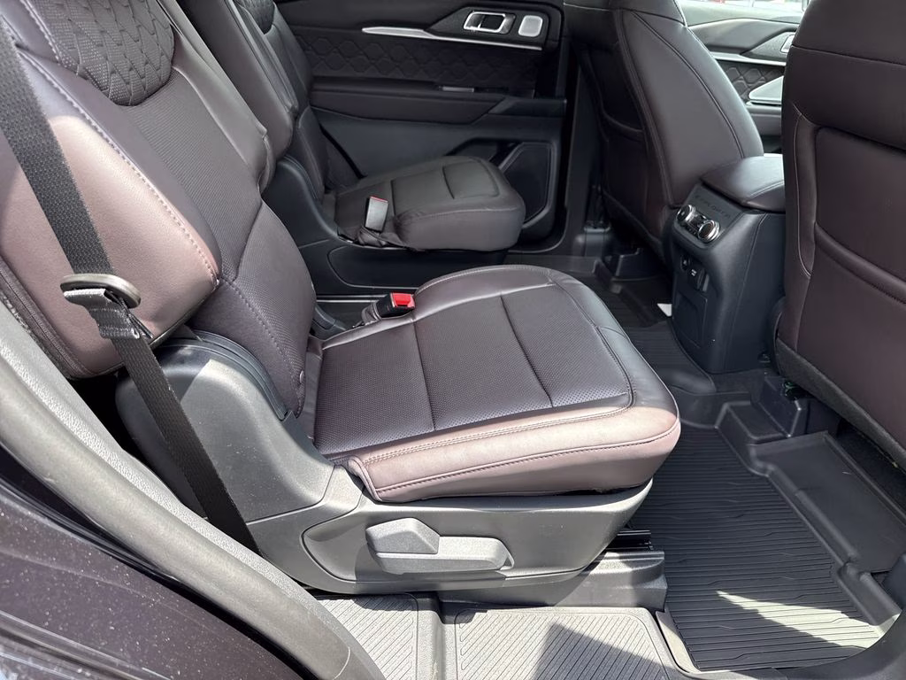 2026 Black Ford Explorer Platinum 4X4 SUV