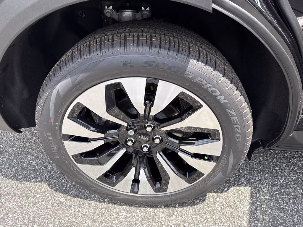 2026 Black Ford Explorer Platinum 4X4 SUV