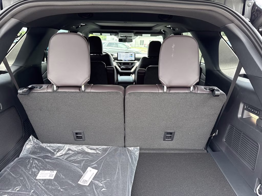 2026 Black Ford Explorer Platinum 4X4 SUV