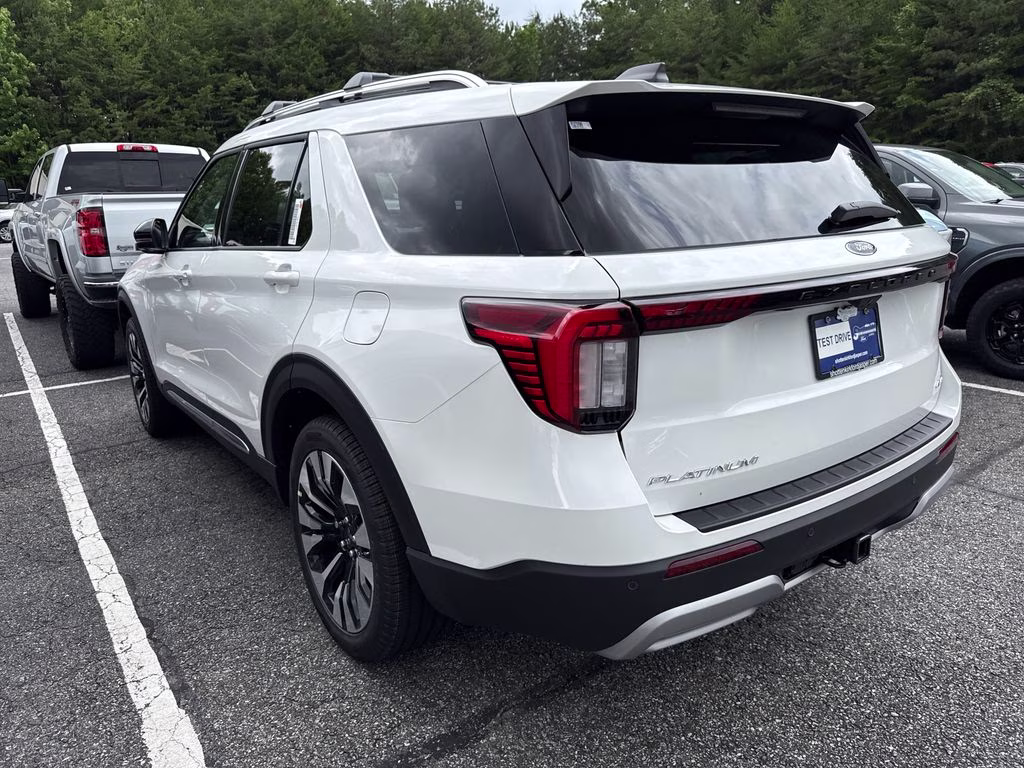 2026 White Ford Explorer Platinum 4X4 SUV