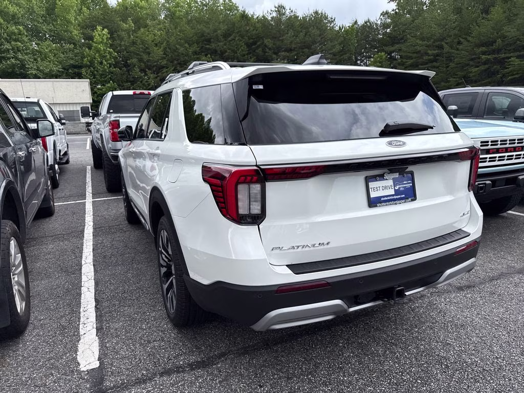 2026 White Ford Explorer Platinum 4X4 SUV