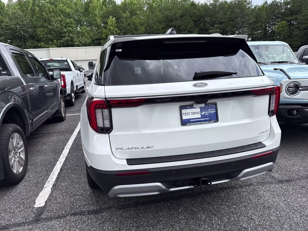 2026 White Ford Explorer Platinum 4X4 SUV
