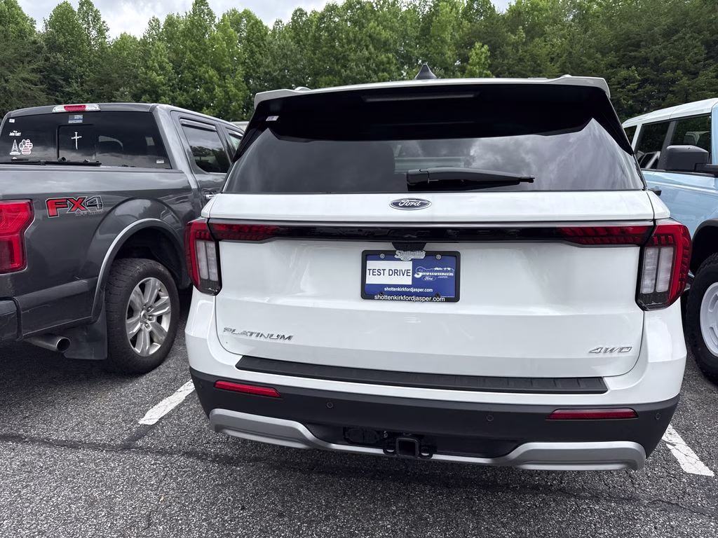 2026 White Ford Explorer Platinum 4X4 SUV
