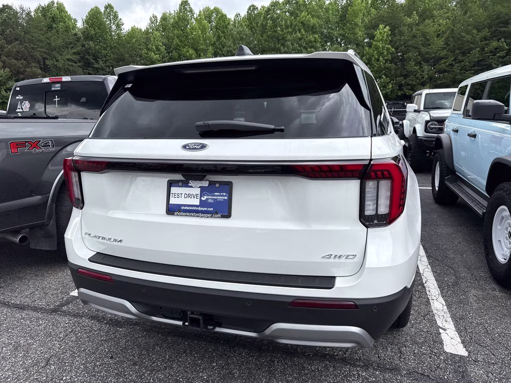 2026 White Ford Explorer Platinum 4X4 SUV