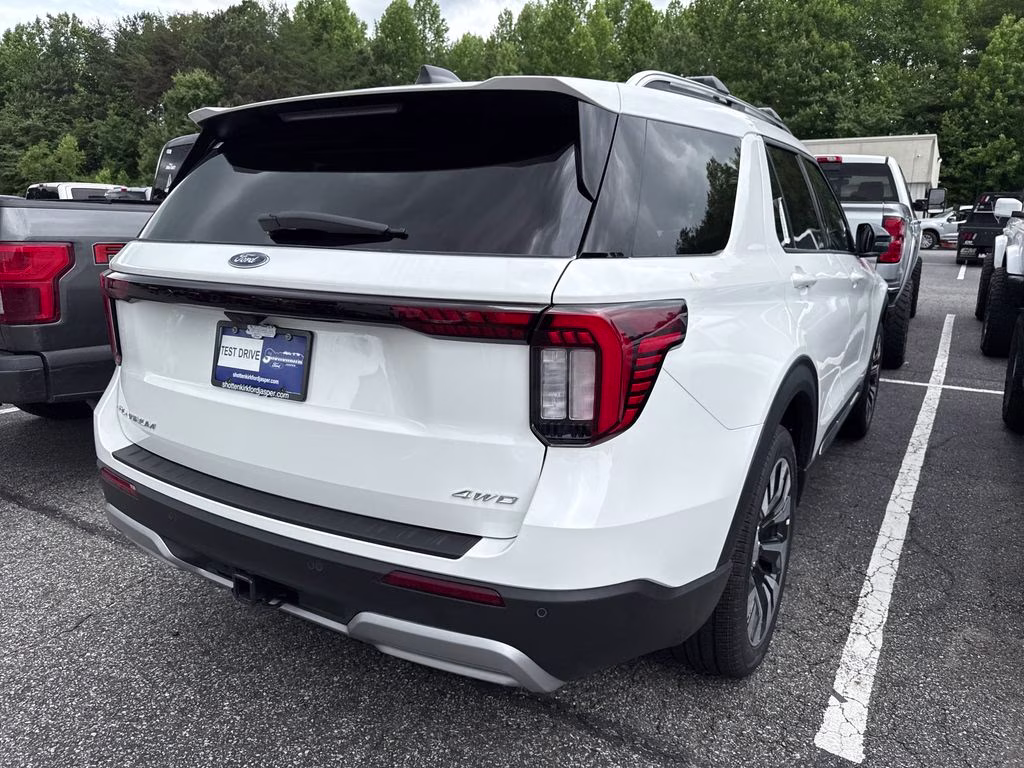 2026 White Ford Explorer Platinum 4X4 SUV