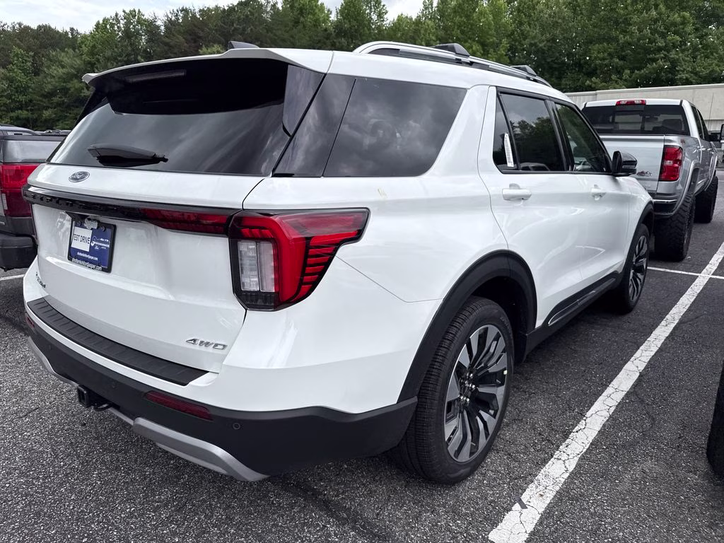 2026 White Ford Explorer Platinum 4X4 SUV