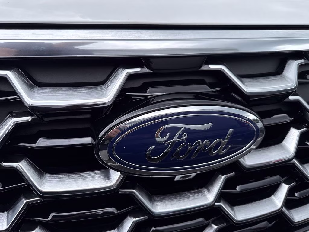 2026 White Ford Explorer Platinum 4X4 SUV