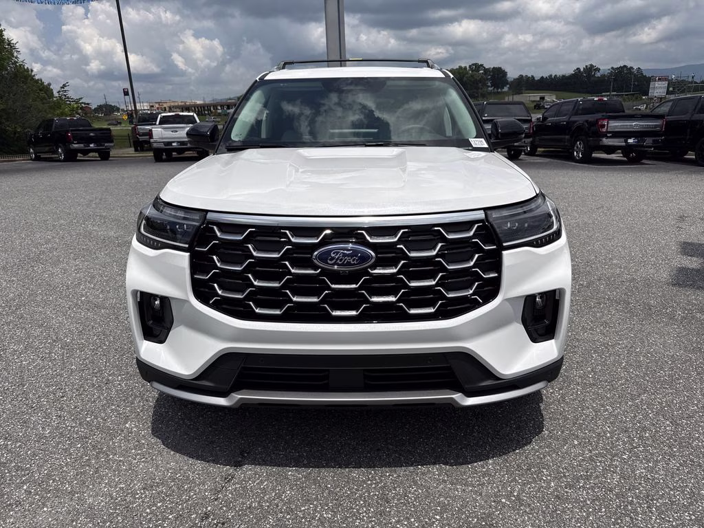 2026 Star White Metallic Tri-Coat Ford Explorer Platinum 4X4 SUV