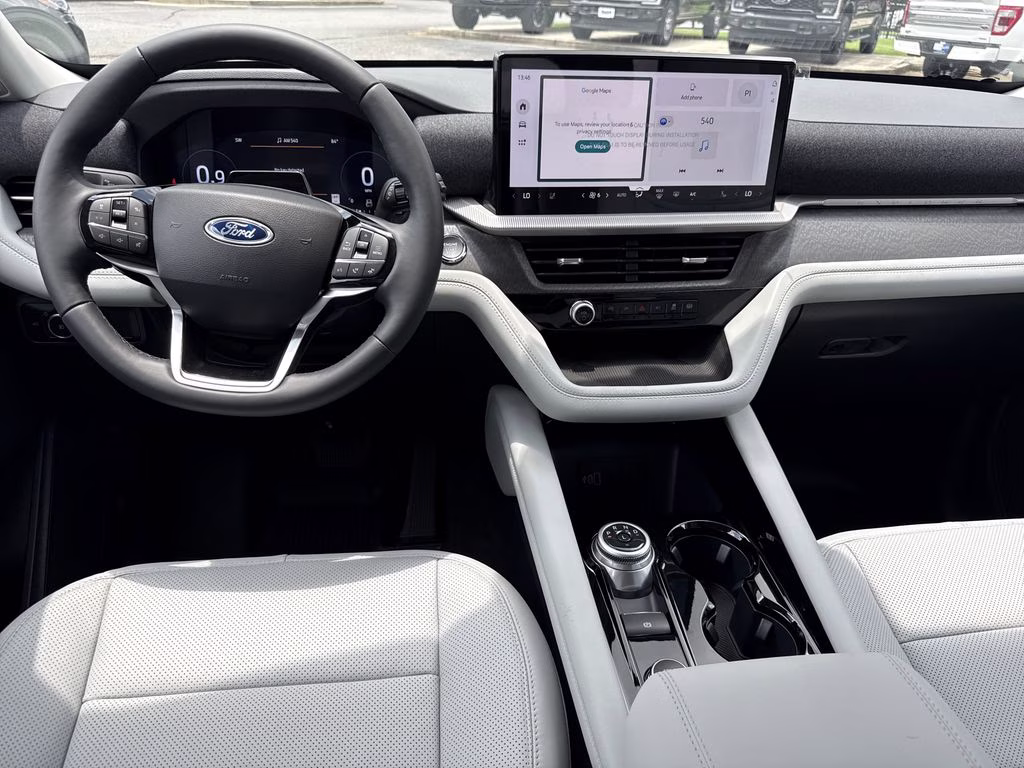 2026 Star White Metallic Tri-Coat Ford Explorer Platinum 4X4 SUV