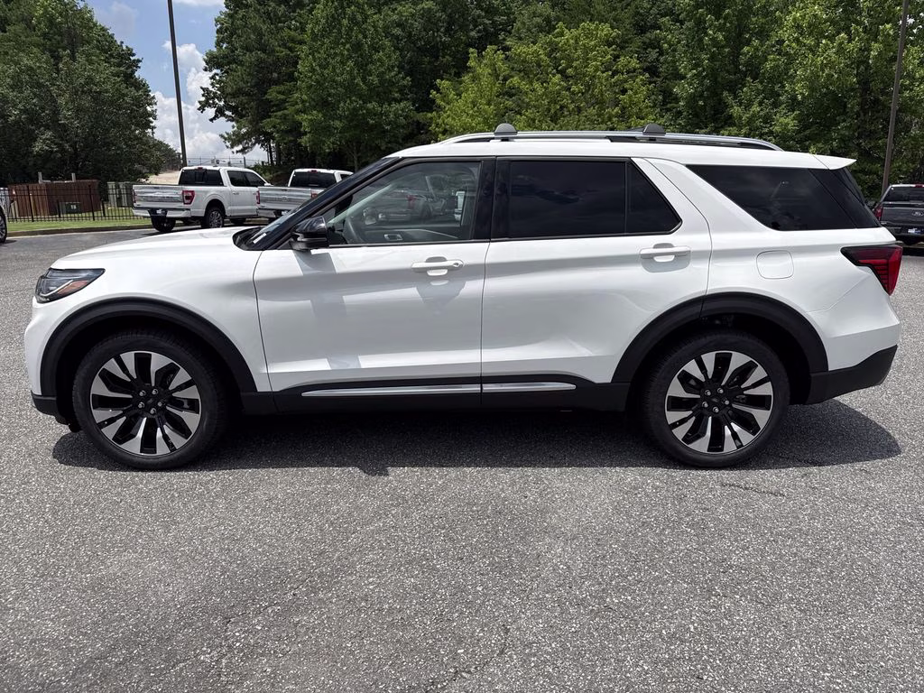 2026 Star White Metallic Tri-Coat Ford Explorer Platinum 4X4 SUV