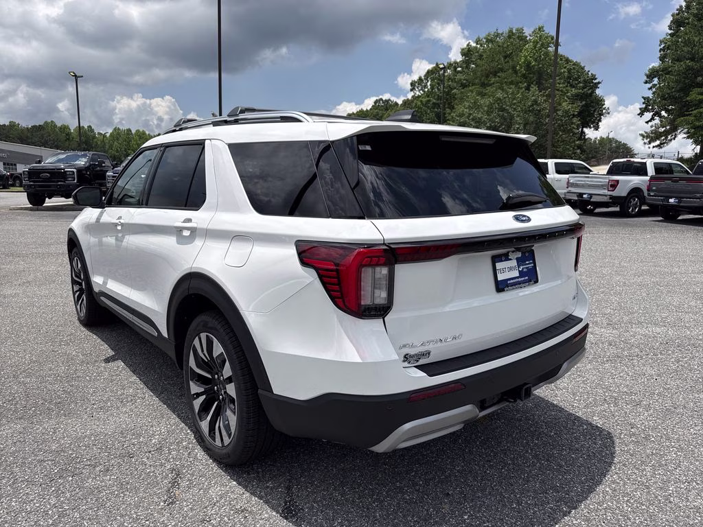 2026 Star White Metallic Tri-Coat Ford Explorer Platinum 4X4 SUV
