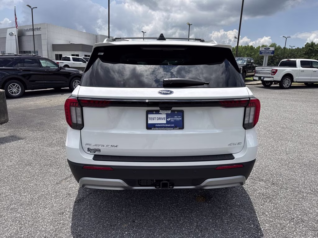 2026 Star White Metallic Tri-Coat Ford Explorer Platinum 4X4 SUV