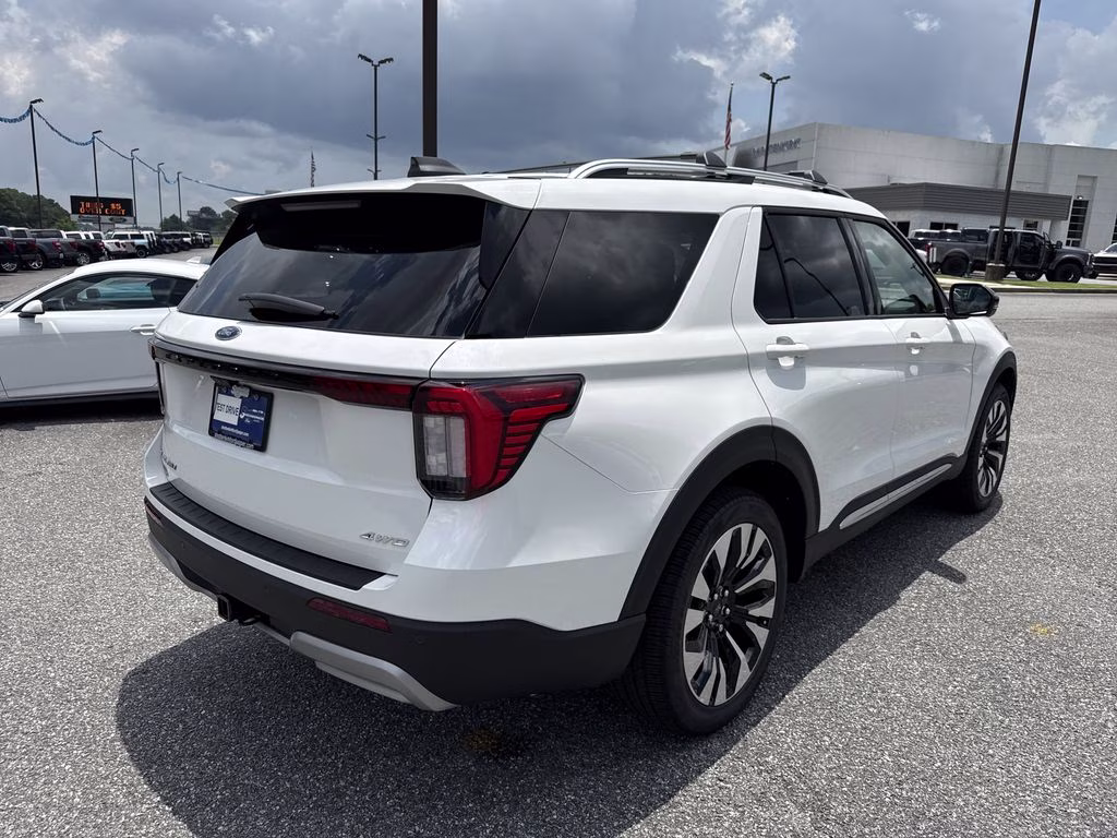 2026 Star White Metallic Tri-Coat Ford Explorer Platinum 4X4 SUV