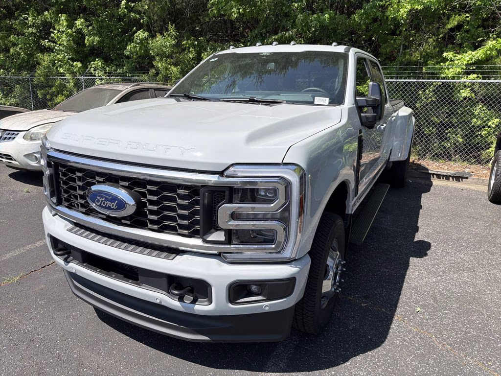 2026 Avalanche Ford Super Duty F-350 DRW Platinum 4X4 Truck