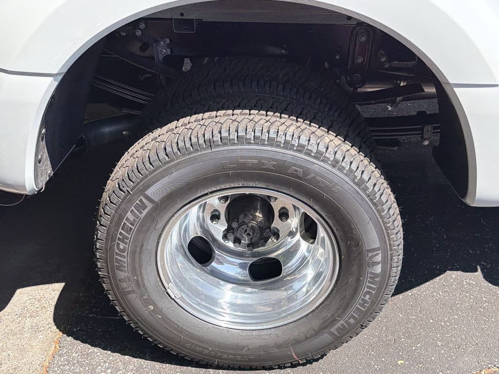 2026 Avalanche Ford Super Duty F-350 DRW Platinum 4X4 Truck