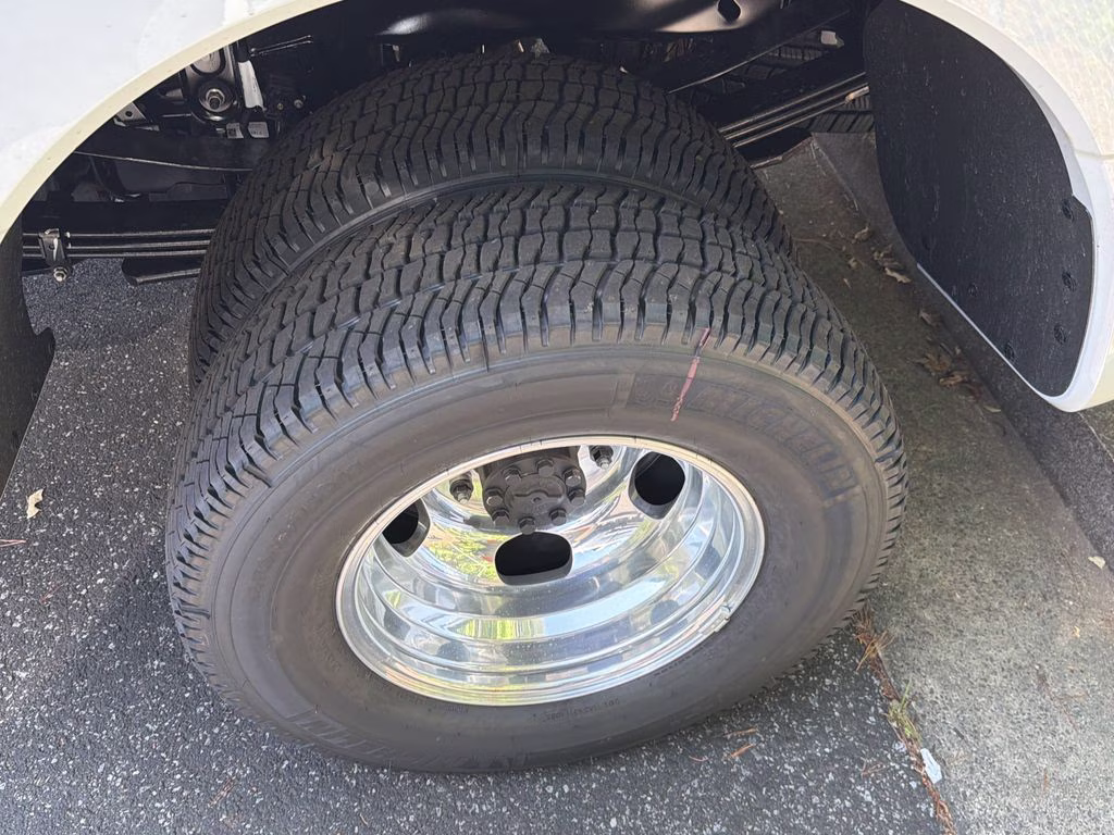 2026 Avalanche Ford Super Duty F-350 DRW Platinum 4X4 Truck