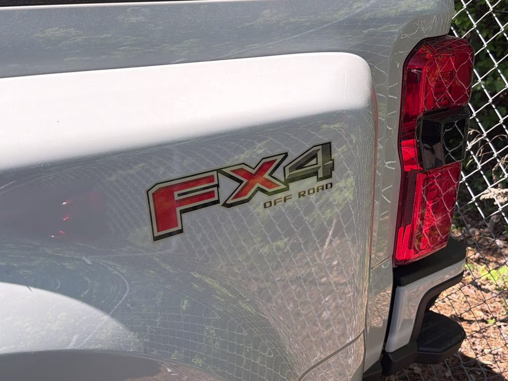 2026 Avalanche Ford Super Duty F-350 DRW Platinum 4X4 Truck