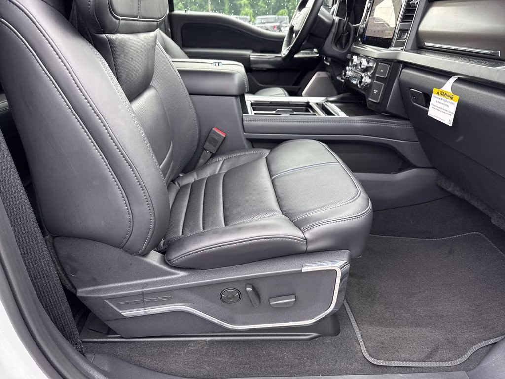 2026 Avalanche Ford Super Duty F-350 DRW 4X4 Truck