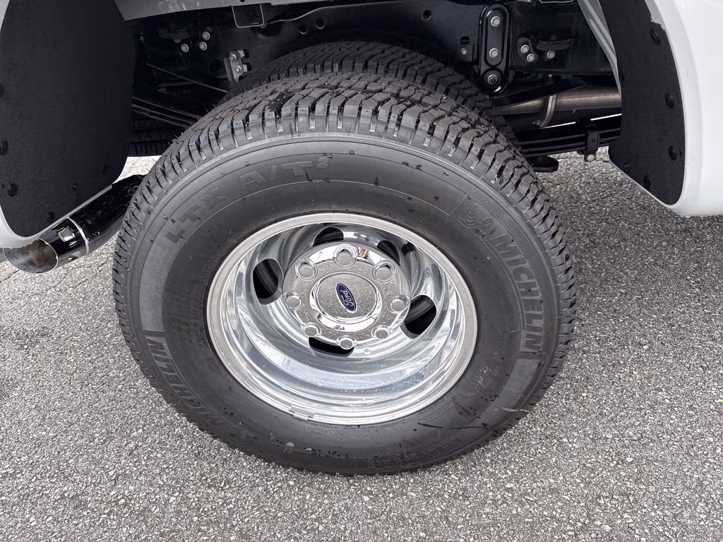 2026 Avalanche Ford Super Duty F-350 DRW 4X4 Truck
