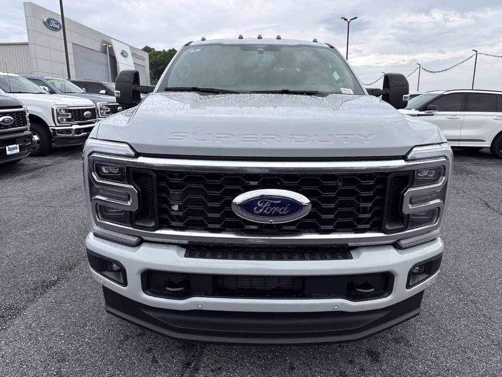2026 Avalanche Ford Super Duty F-350 DRW 4X4 Truck