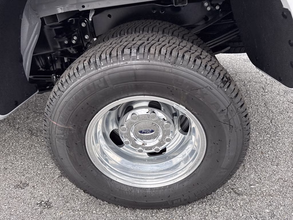 2026 Avalanche Ford Super Duty F-350 DRW 4X4 Truck
