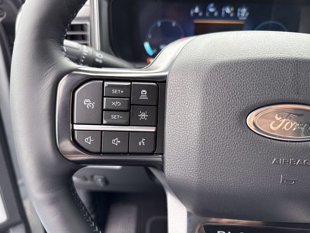 2026 Avalanche Ford Super Duty F-350 DRW 4X4 Truck