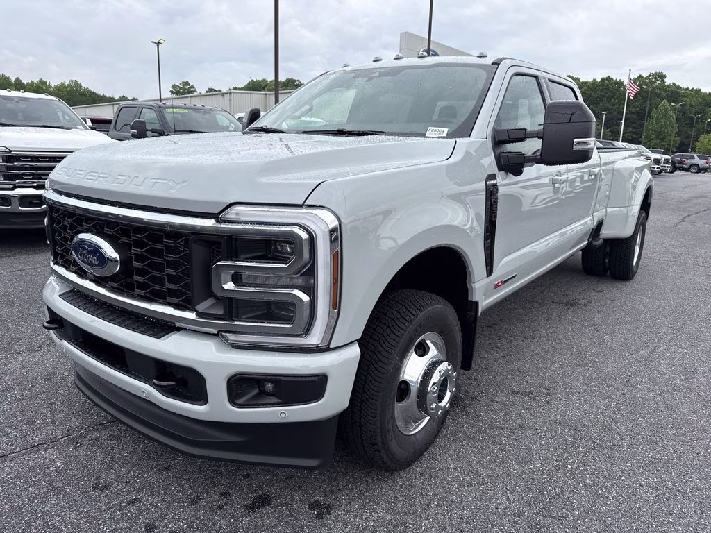 2026 Avalanche Ford Super Duty F-350 DRW 4X4 Truck