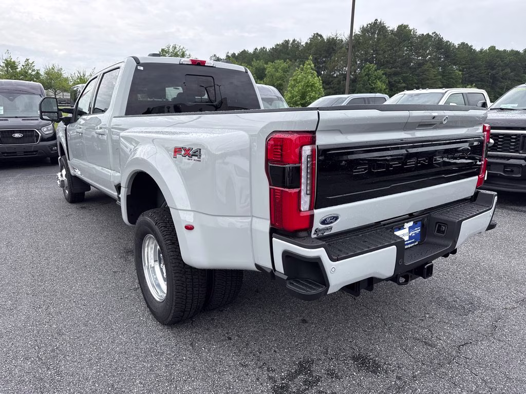 2026 Avalanche Ford Super Duty F-350 DRW 4X4 Truck