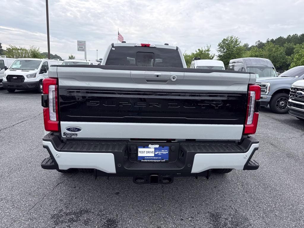 2026 Avalanche Ford Super Duty F-350 DRW 4X4 Truck