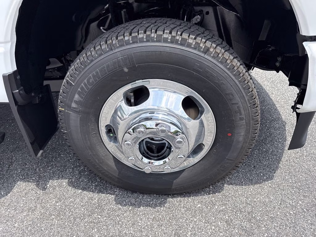 2026 Star White Metallic Tri-Coat Ford Super Duty F-350 DRW Platinum 4X4 Truck