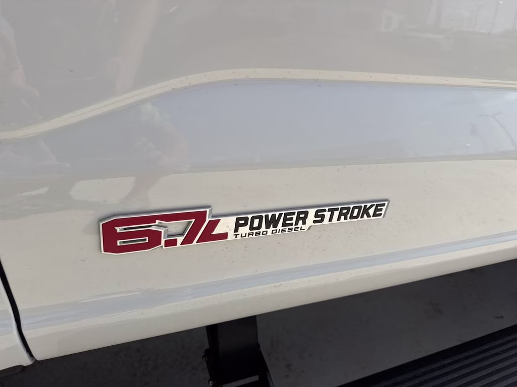 2026 Star White Metallic Tri-Coat Ford Super Duty F-350 DRW Platinum 4X4 Truck