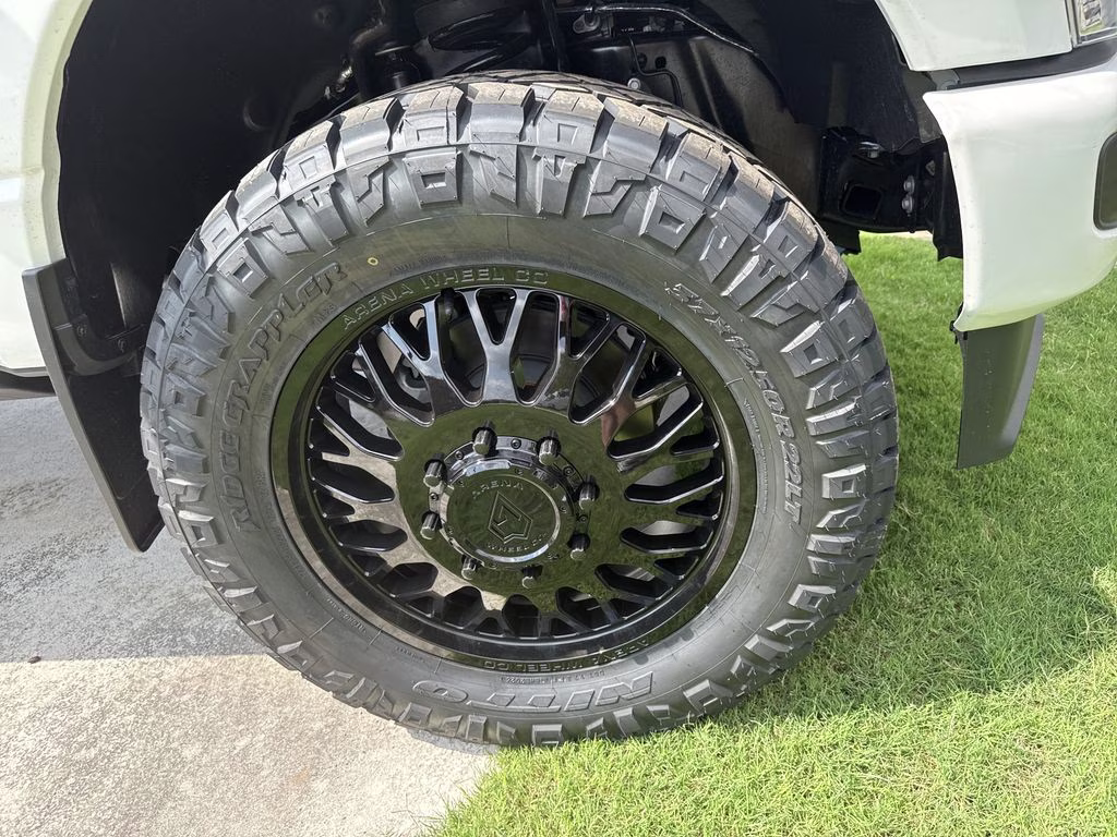 2026 Star White Metallic Tri-Coat Ford Super Duty F-350 DRW Platinum 4X4 Truck