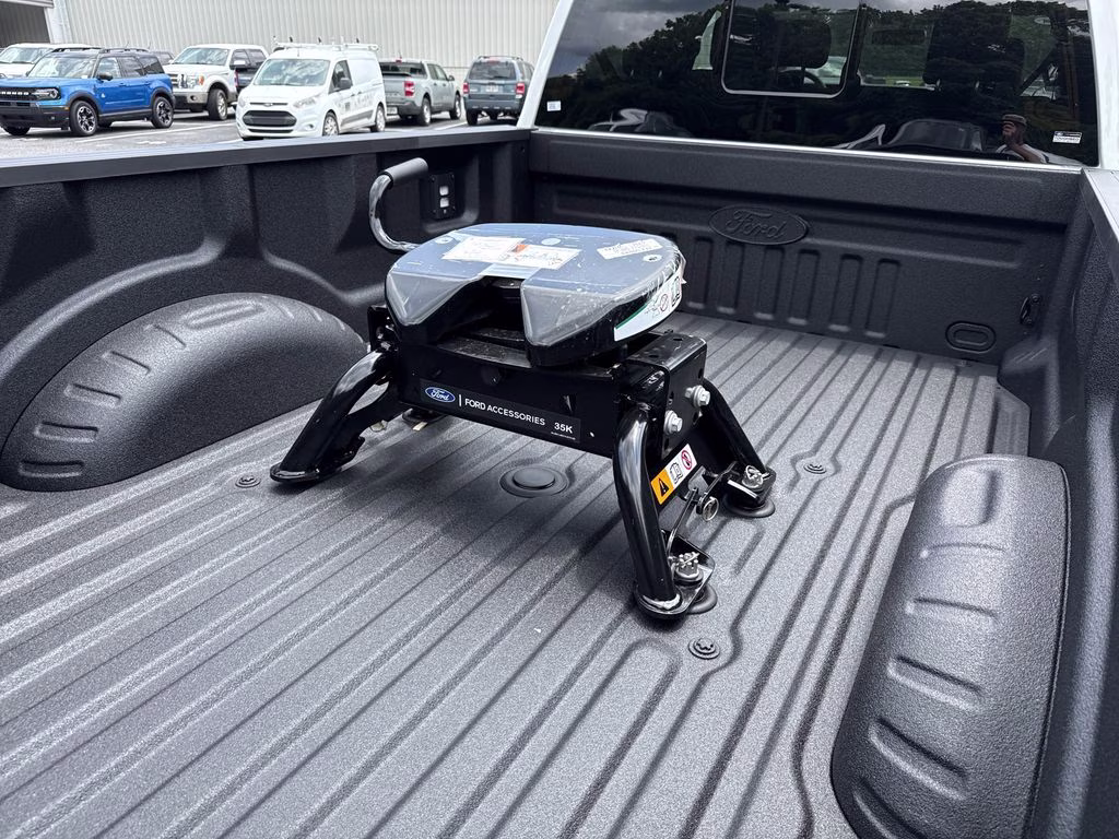 2026 Star White Metallic Tri-Coat Ford Super Duty F-350 DRW Platinum 4X4 Truck