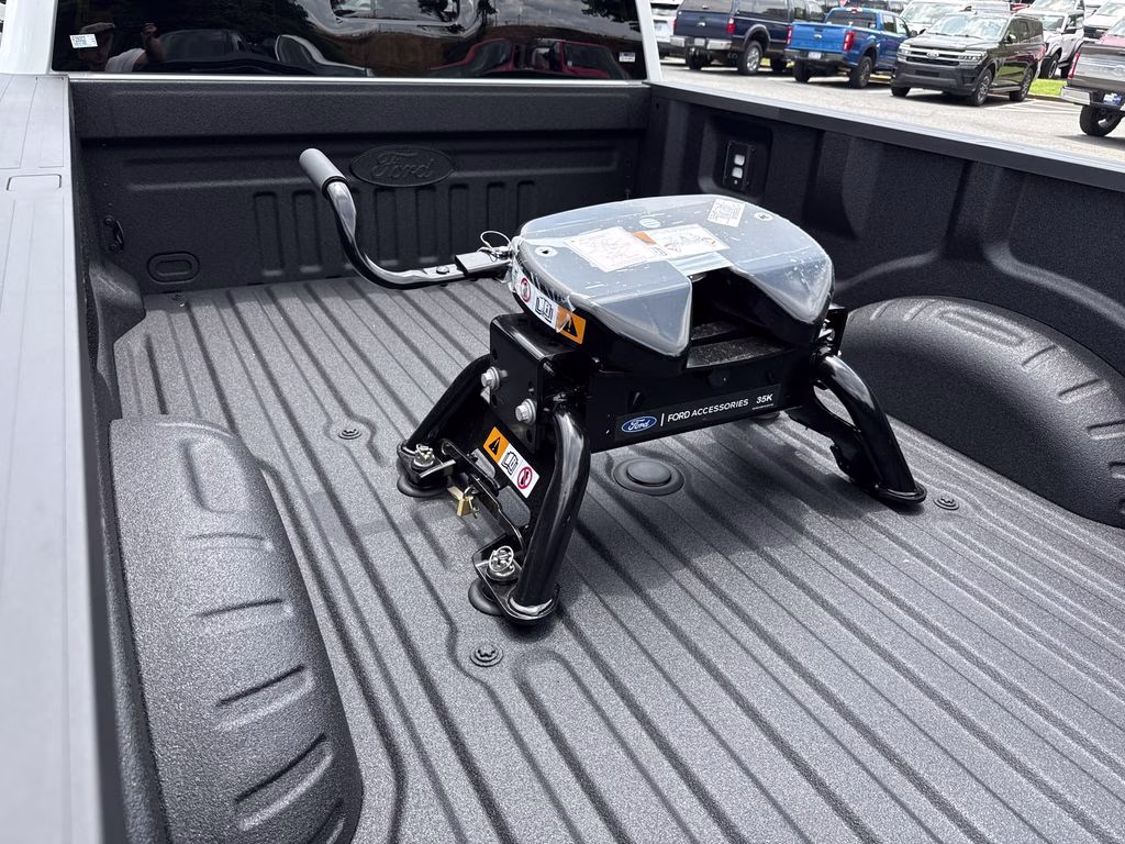 2026 Star White Metallic Tri-Coat Ford Super Duty F-350 DRW Platinum 4X4 Truck