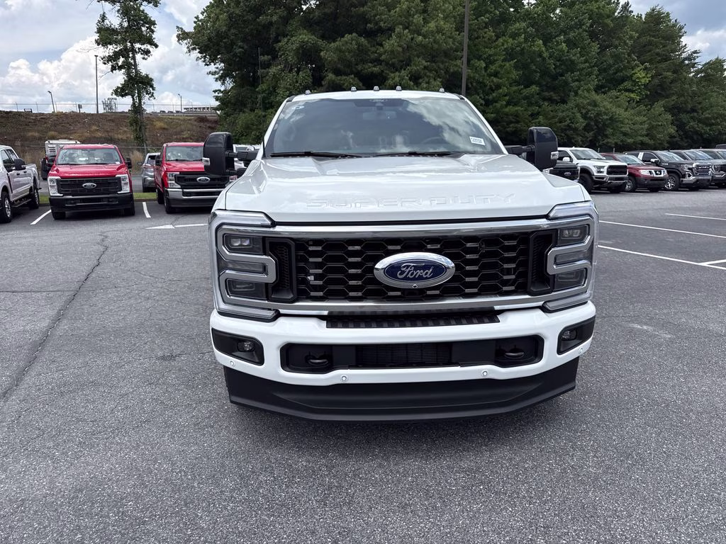 2026 Star White Metallic Tri-Coat Ford Super Duty F-350 DRW Platinum 4X4 Truck