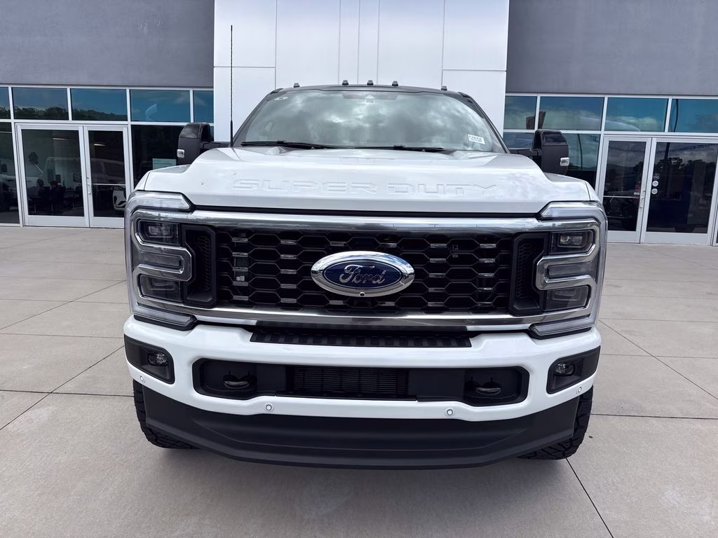 2026 Star White Metallic Tri-Coat Ford Super Duty F-350 DRW Platinum 4X4 Truck